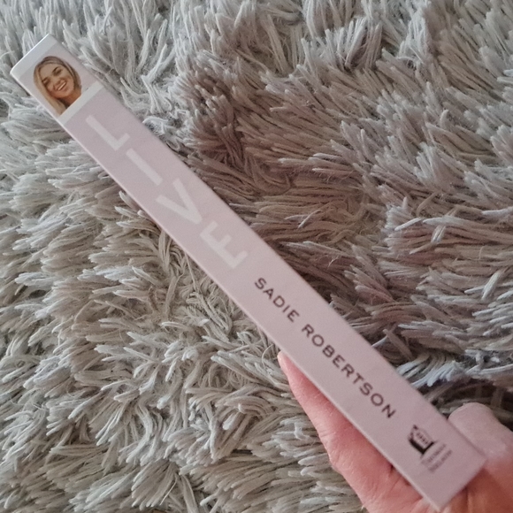 Sadie Robertson Book Live - Picture 3 of 9